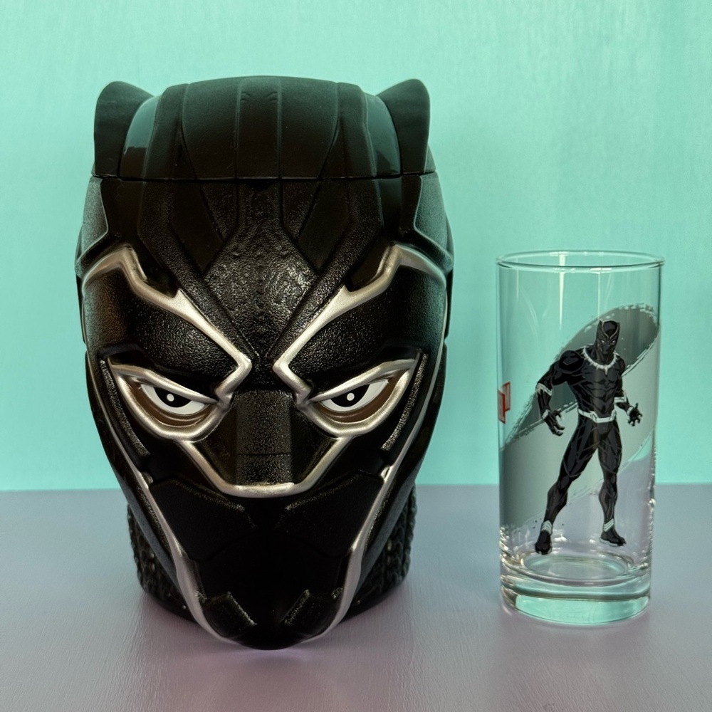 Black Panther head popcorn bucket with Character Glass 2018